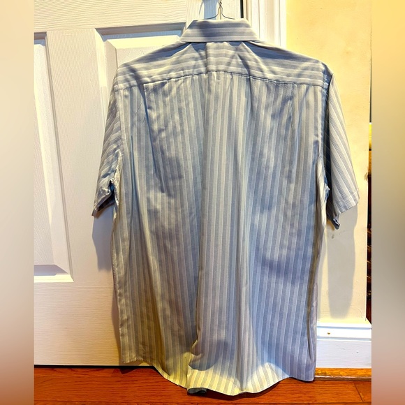 Lacoste short sleeve button down - Picture 3 of 3